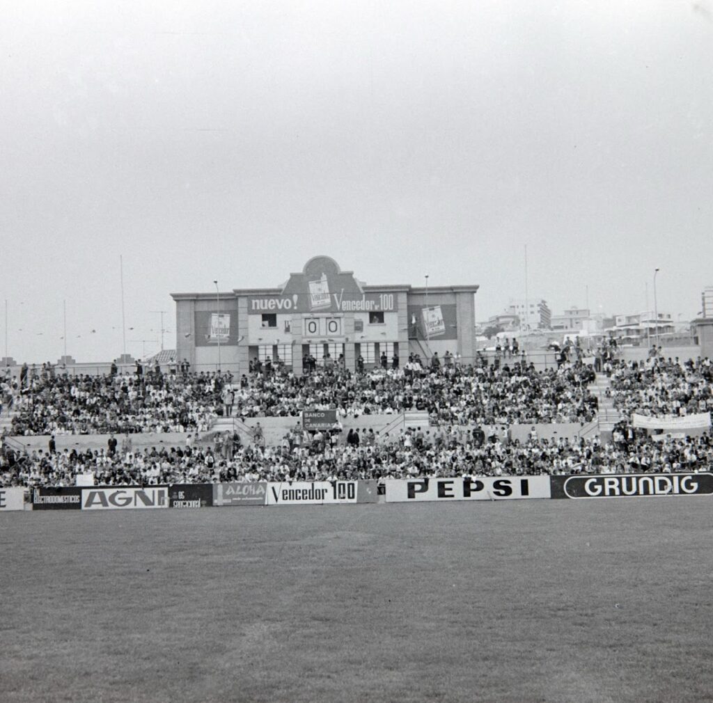 Concentración multitudinaria - Estadio de Gran Canaria