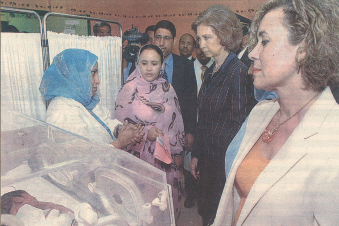 La reina Dña. Sofía visita durante su visita a Nouadhibou