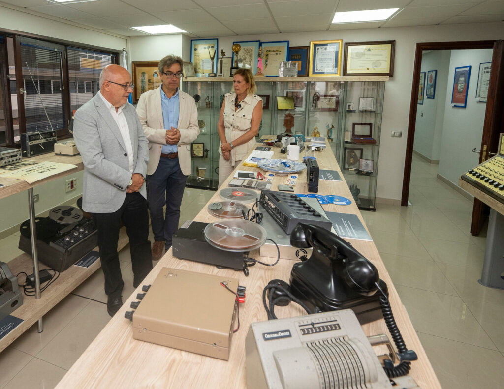 Antonio Morales, presidente del Cabildo de Gran Canaria en el Museo ecca