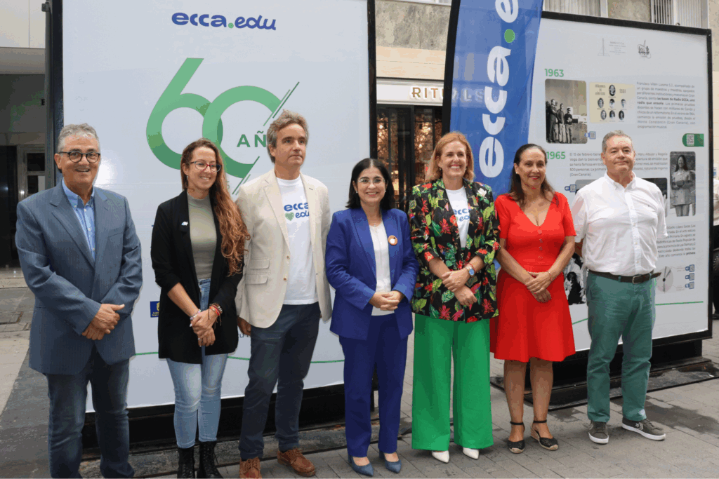 La calle Triana se convierte en el nuevo punto expositivo de la muestra histórica que celebra el 60 aniversario de ecca.edu